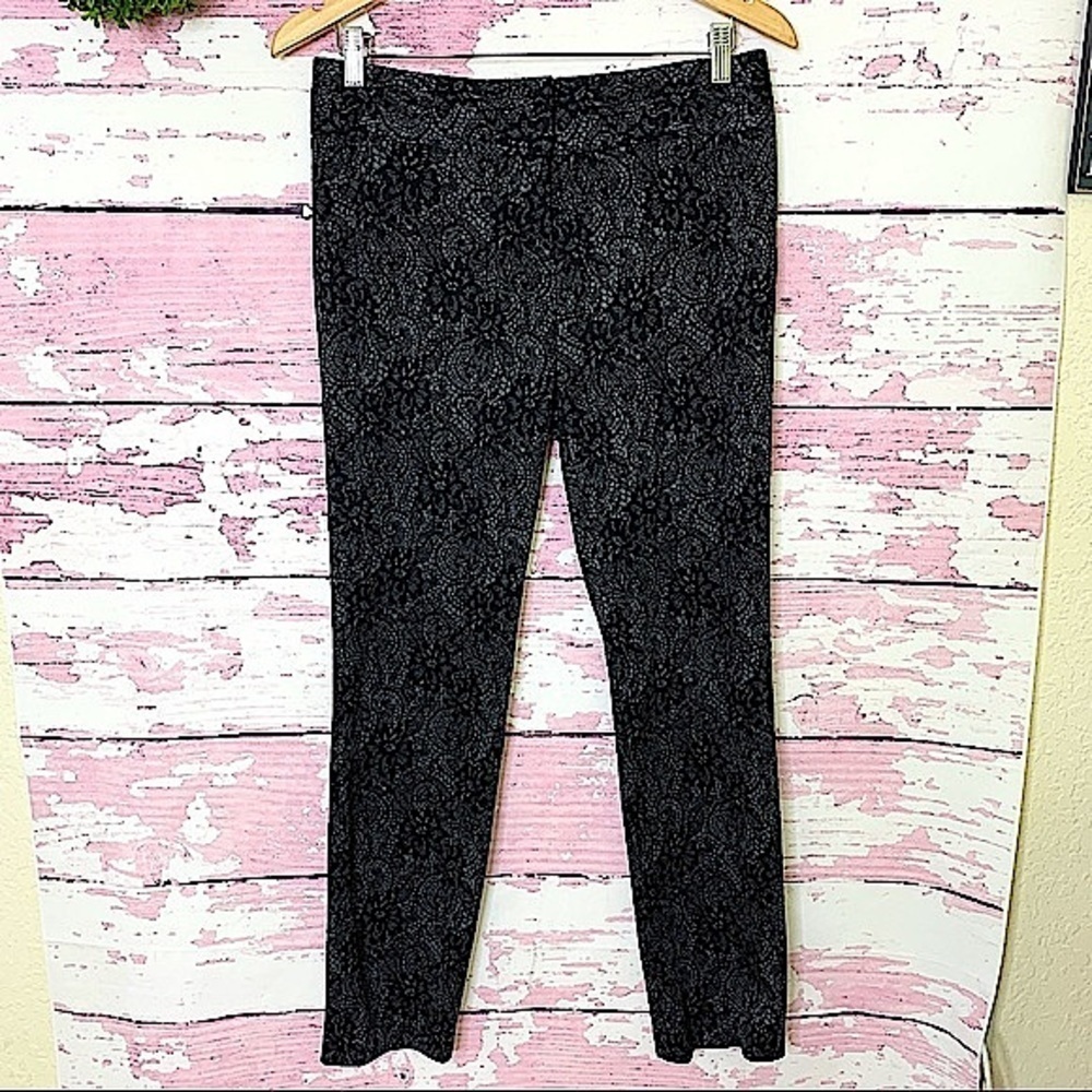 VINCE CAMUTO Women’s Black Gray Floral Printed Pants 6 Business Casual EUC